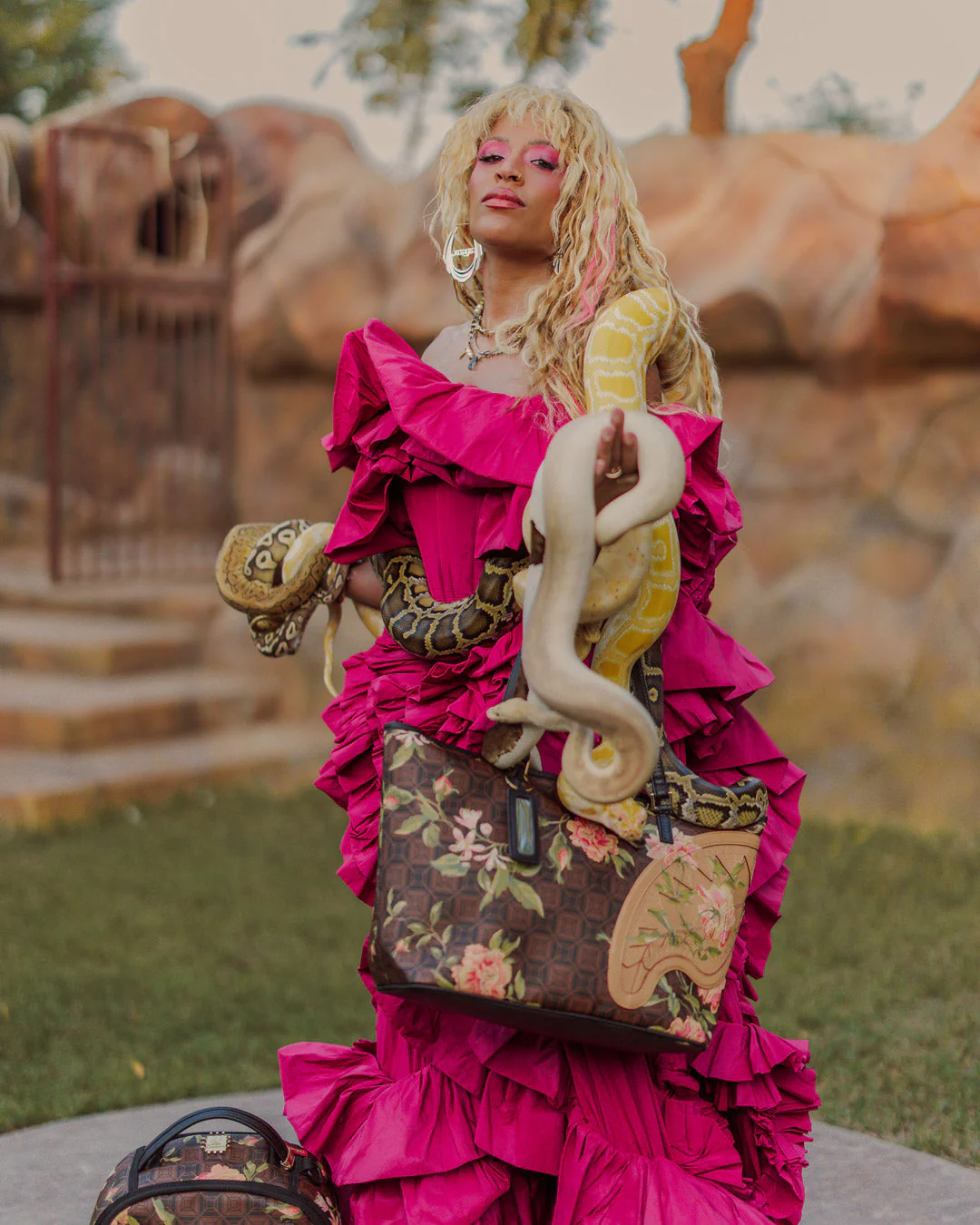 AI HENNY FLORAL TOTE - Image 12