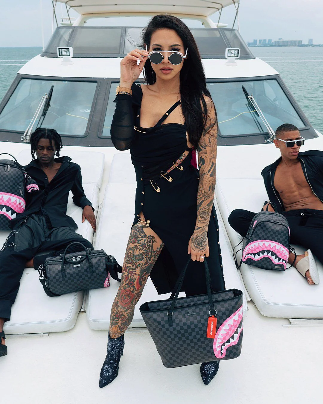 Sprayground Bag SHARKS IN CANDY TOTE Black - Image 4