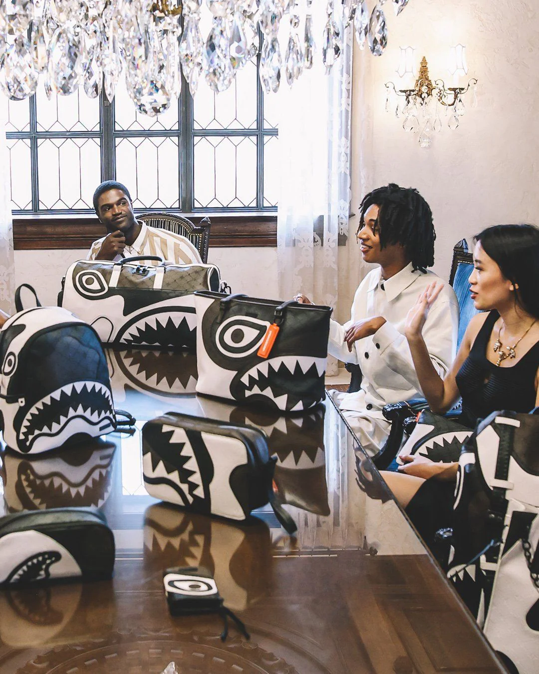 V.v.i.p. Tote - Image 12