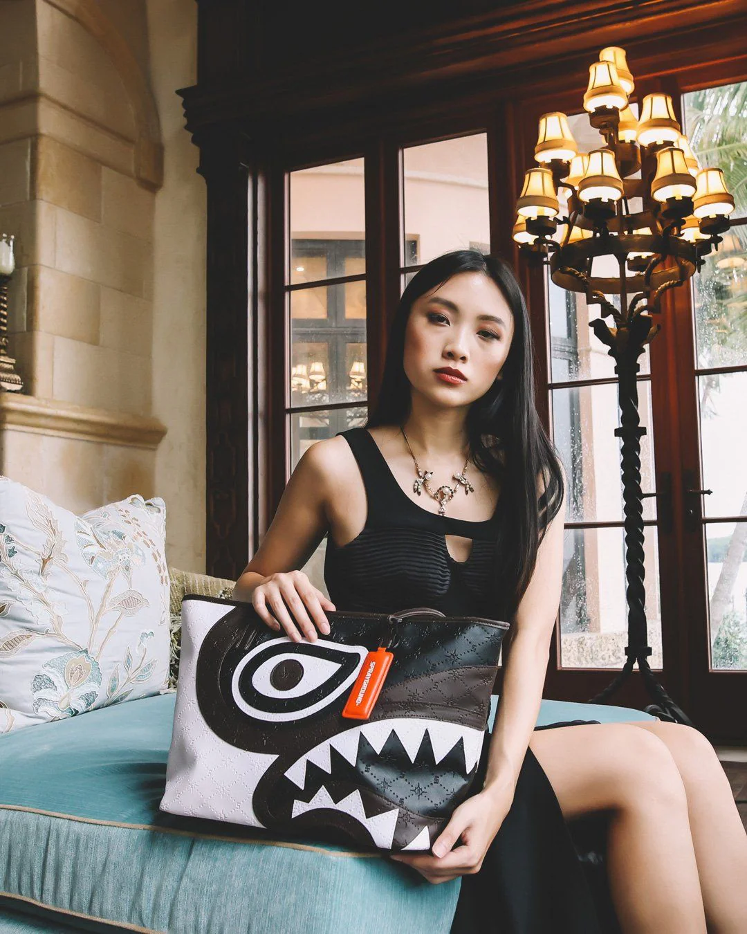 V.v.i.p. Tote - Image 4